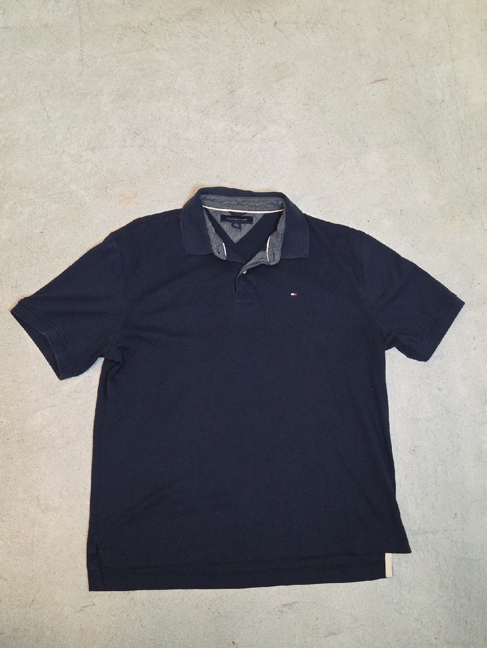 Tommy Hilfiger Vintage Preppy Men's Dark Navy Polo with Contrast Collar Size XL